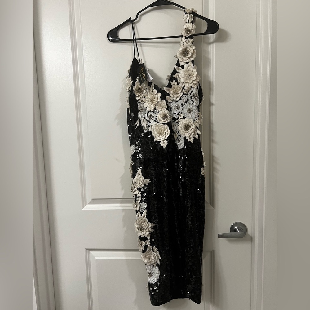Alice+Olivia FRANCIE Asymmetric Floral Appliques Sequin Embellished Fitted Dress - Picture 9 of 17